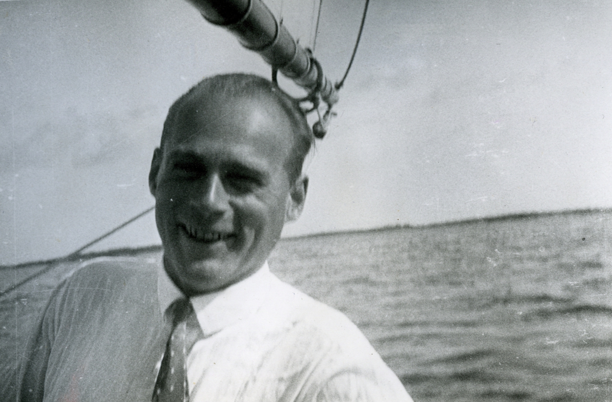 Jackson ute till havs ombord Ariadne. 1940/50-tal.