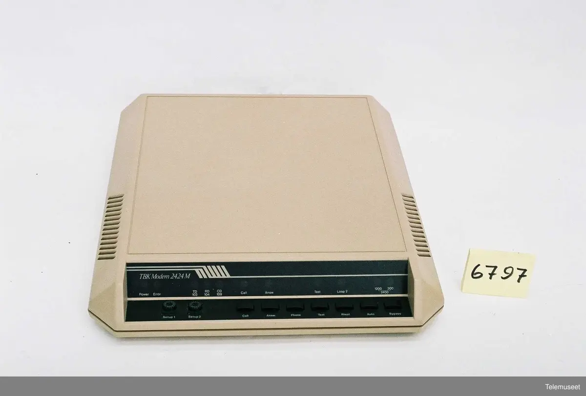 Artickel code: TBK- MODEM 2424M
R-state: R1F
Function: 66 - 000 - 1988
Factory: RH Yera: 87 Period: 15