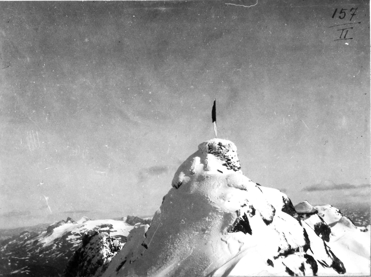 GEODESI.Triangulering: Dyrhaugstind , Jotunheimen.