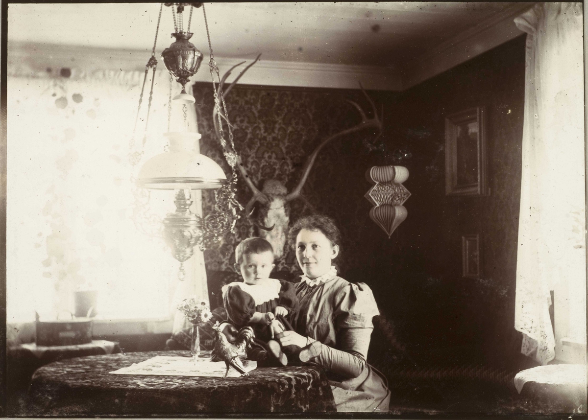 GRENSERYDNINGEN,1896-97: fru Saxlund (Karasjok).