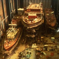 I mitten signalspaningsfartyget Orion, i mitten korvetterna 