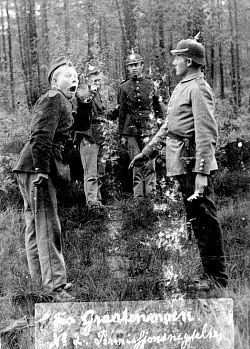 En samling bilder fra Telemark o. a. st. Bl. a. Seljord dyrsku, telemarksbåtene, mennesker, turistliv, Gråtenmoen ekserserplass, Dyrsku Dalen 1906 m. v.