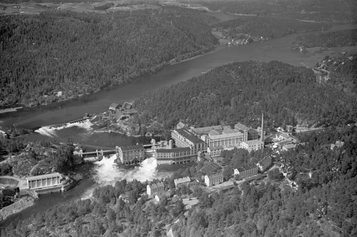 Ulike Widerø flyfoto fra Skien kommune, Skotfoss 