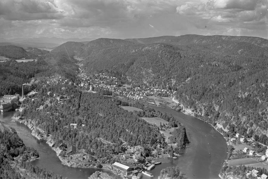 Ulike Widerø flyfoto fra Skien kommune, Skotfoss 