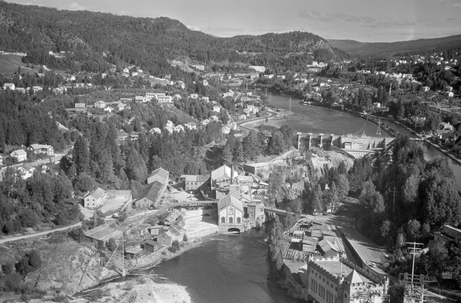 Ulike Widerø flyfoto fra Skien kommune, Skotfoss 