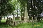 Gestad, Friherre Erik Axel Roos gravmonument.