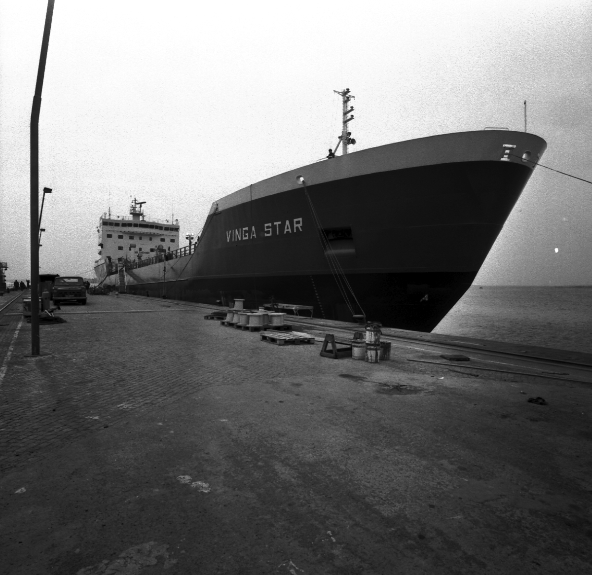 V82898