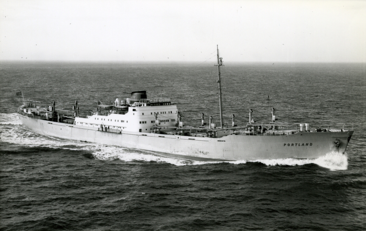 Ägare:/1952-73/: Rederi AB Nordstjernan. Hemort: Stockholm.