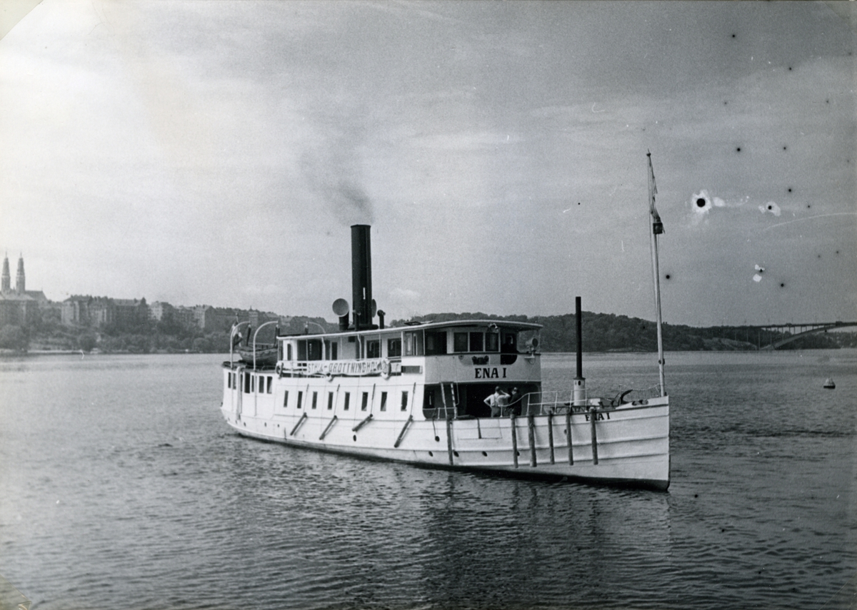 Foto i juni 1953. Fartyget lämnar Klara Strand i Stockholm