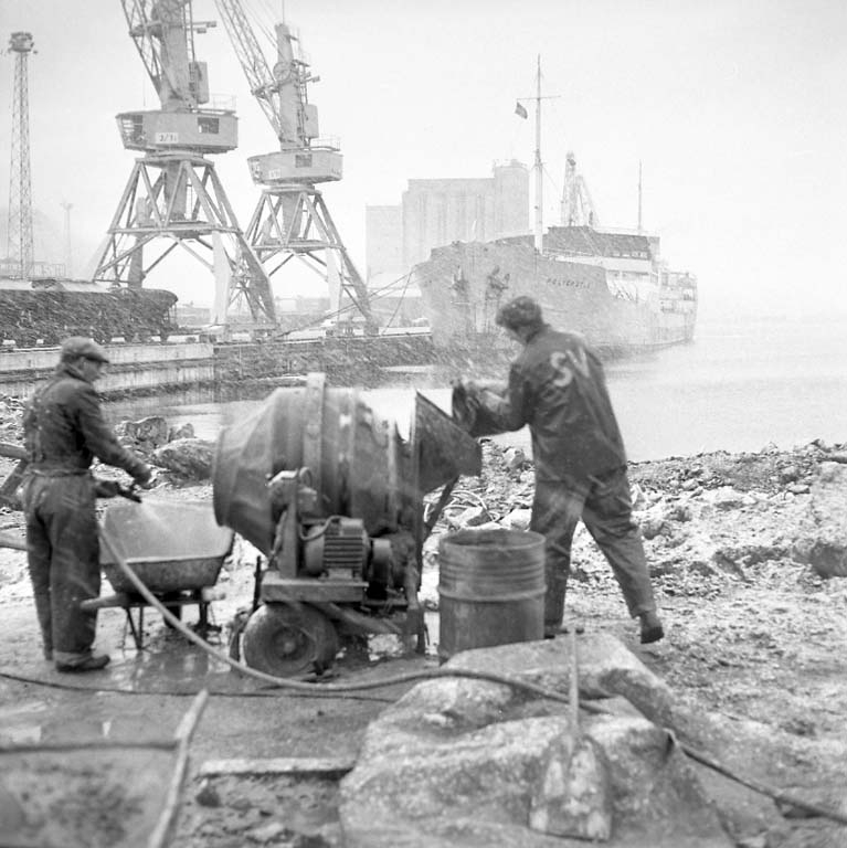 Enligt notering: "Sannes Tankanläggning i Hamnen dec 1960".