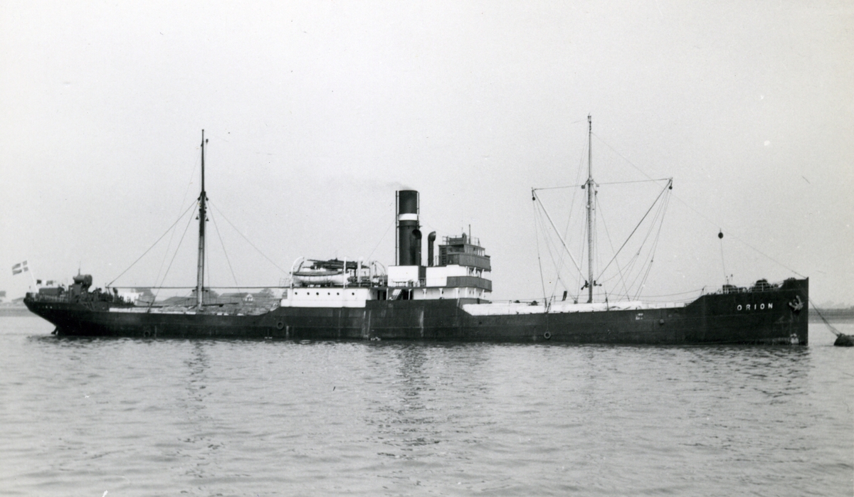 Ägare:/1935-60/: Rederi AB Iris. Hemort: Stockholm.