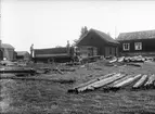 Åeruppförande av portlider och stall vid Bärbystugan, friluftsmuseet Disagården, Gamla Uppsala