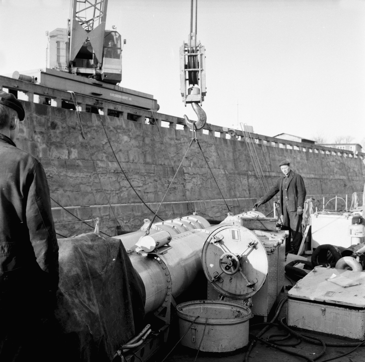 V24581