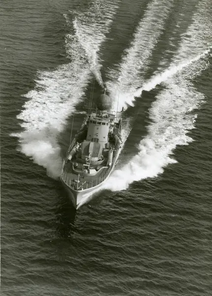 Castor (T 124) till sjöss. Systerfartyg till Spica.