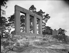 Transport och resning av monument