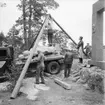 Transport och resning av monument