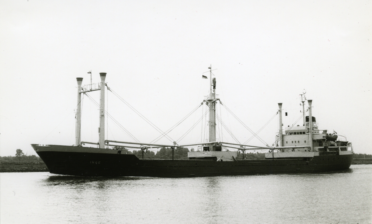 Ägare:/1977-78/: Ursula Shipping Corp. Hemort: Singapore.