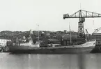 Tankmotorfartyget THUNTANK IV av Lidköping i Hammarbyhamnen i Stockholm den 7.4.1958.