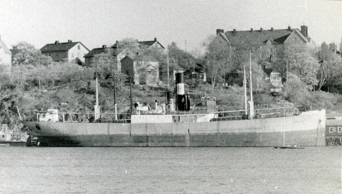 Ägare:/1937-49/: Rederi AB Fredrika. Hemort: Stockholm.
