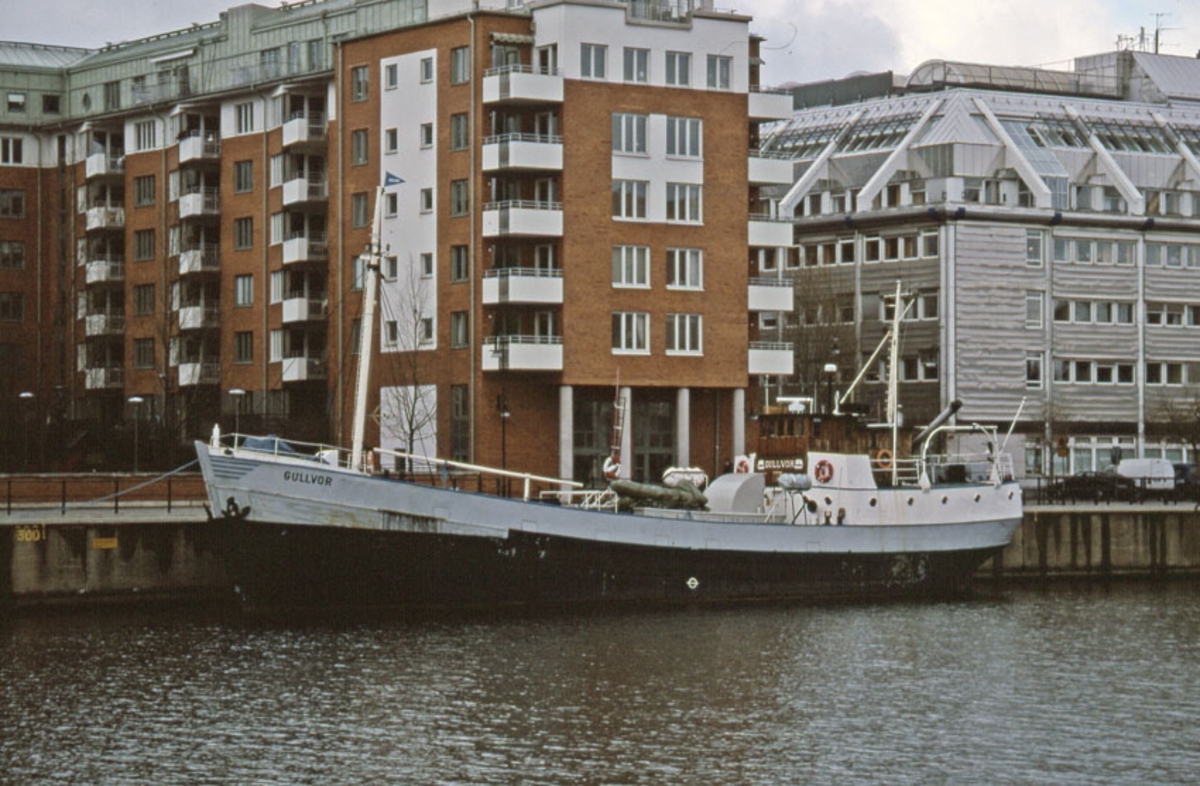 [Text diaram:] STH:SÖDER:HAMMARBY KANAL "GULLVOR" 2004-03-23