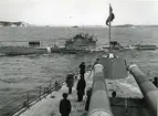 U-båten Sjöhästen vid general Thörnells avsked av kustflottan år 1944.