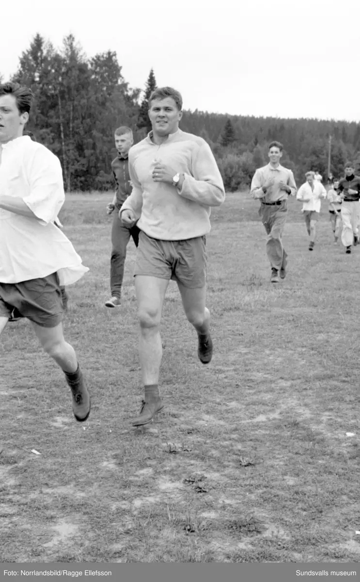 Sundsvallsbrottaren Pelle Svensson som militär på Lv5 i Sundsvall. Fotograferat för Expressen.
