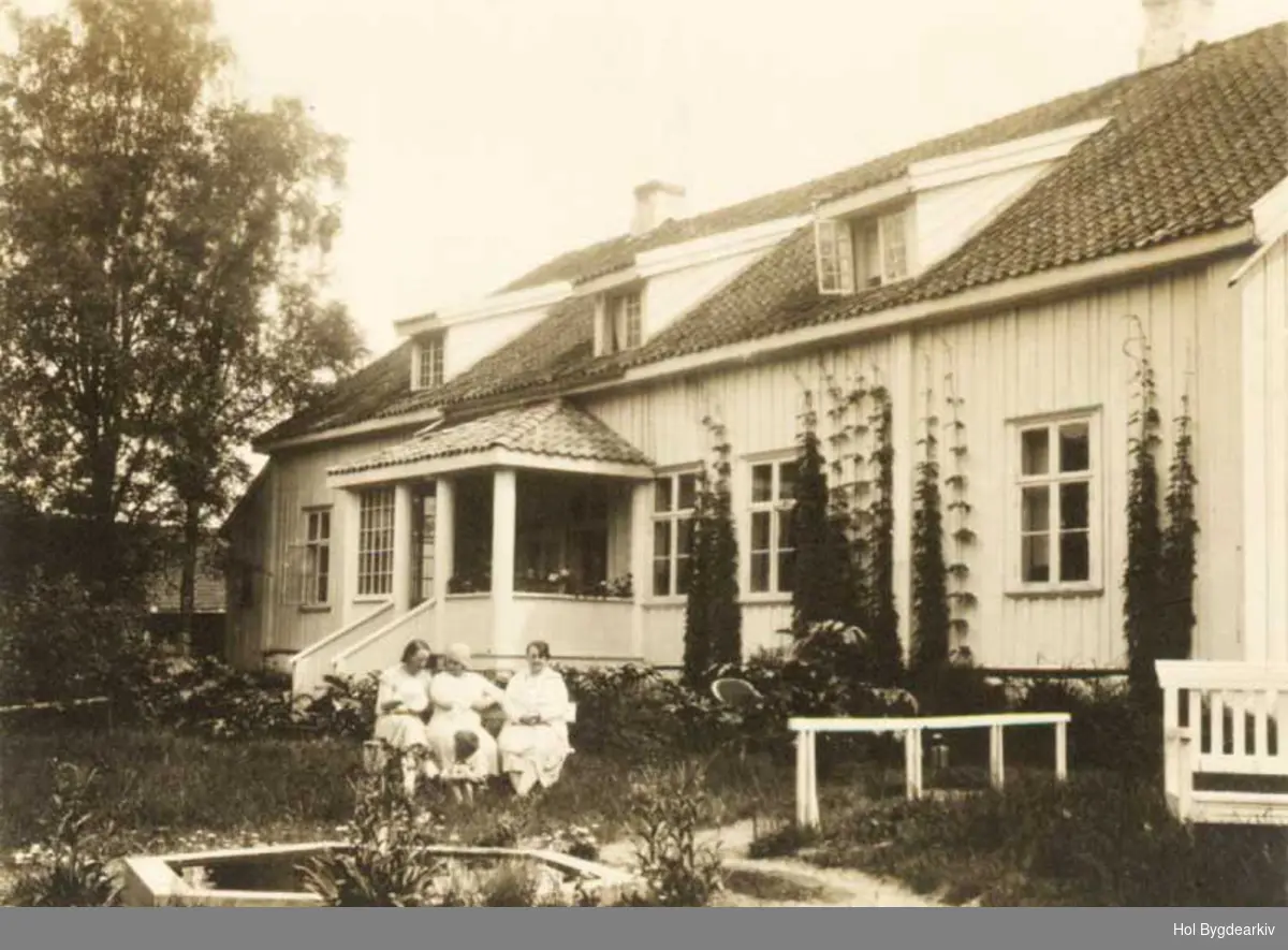 Prestegard, Sørum, bygning, GruppeU3, kvinner, hage, veranda,