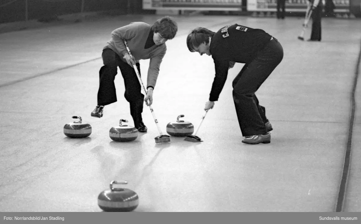 Curling i Gärdehallen.