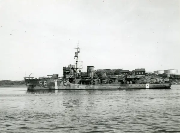 Minsveparen VEN på västkusten.