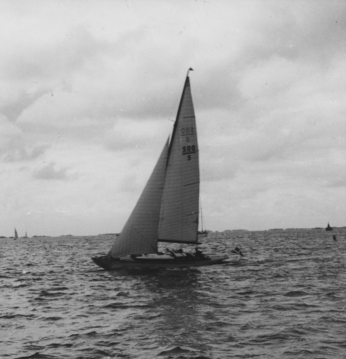 "Havskryssaren Jika (Axel Karlander)." "1941"