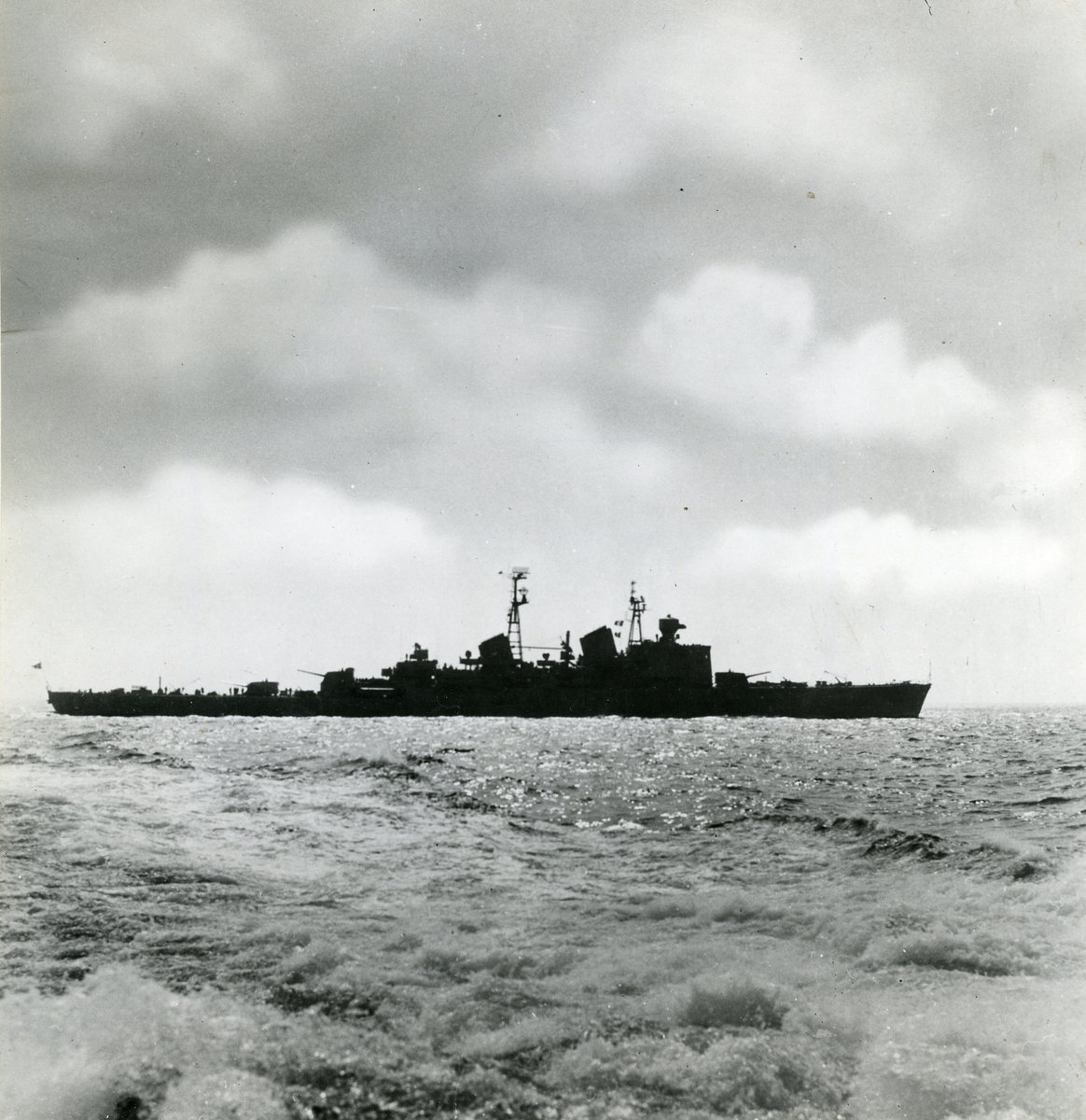 Kryssaren GÖTA LEJON i maj 1952.