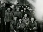 Grupp av varvsarbetare år 1917