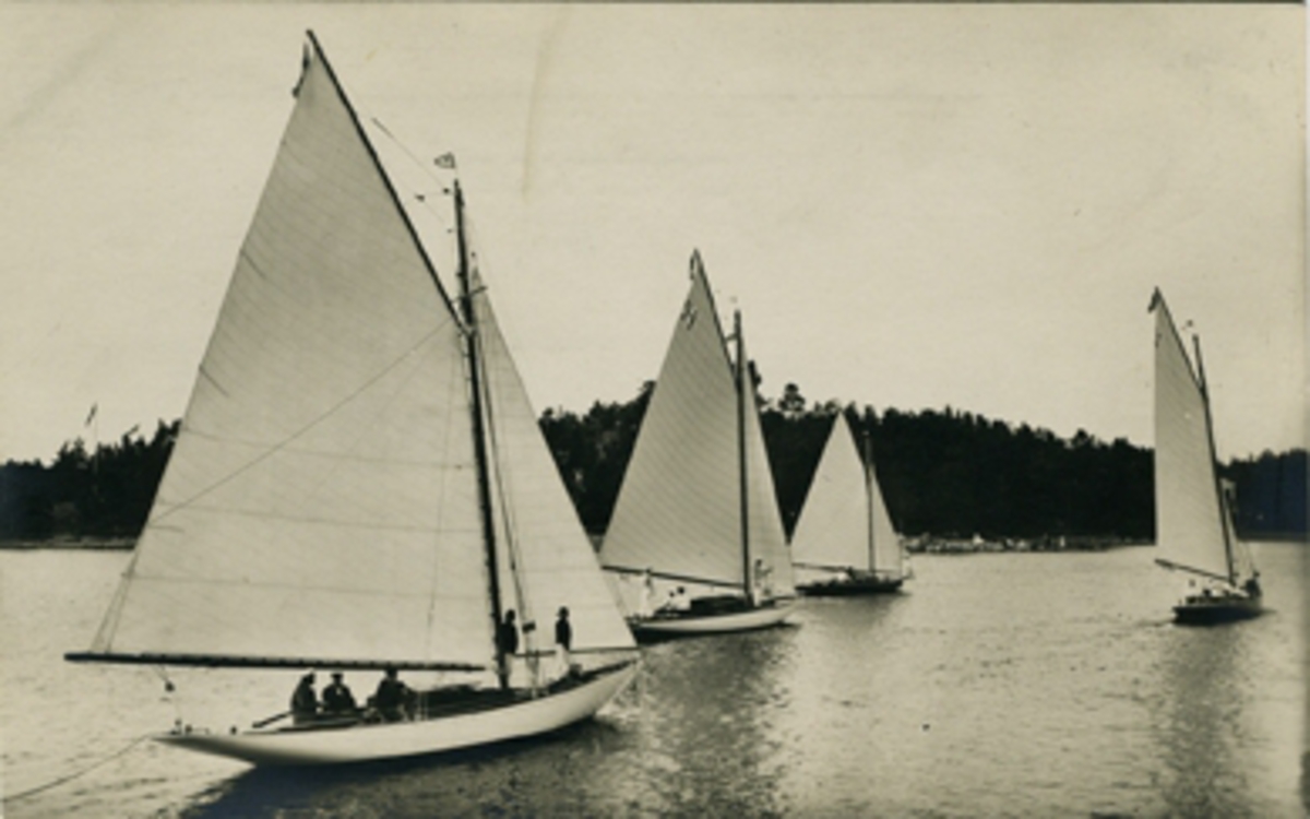 Olympiska Spelens i Stockholm 1912 officiella Brefkort.
Granbergs Konstindustri-Aktiebolags Förlag, Stockholm.
N:r 313. På väg till startplatsen