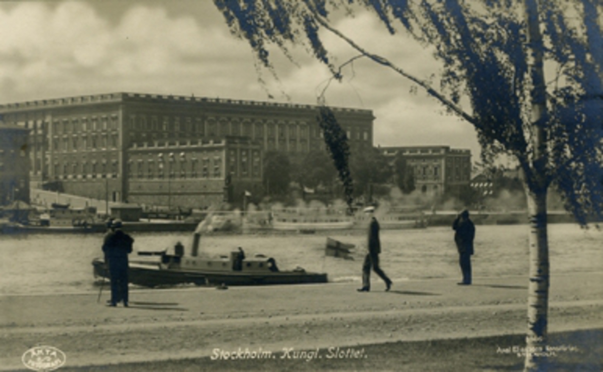 Stockholm. Kungl. Slottet.
Imp. Axel Eliassons Konstförlag, Stockholm 5565 Äkta Fotografi