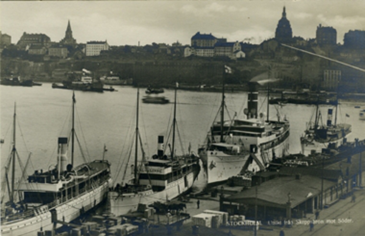 Stockholm. Utsikt från Skeppsbron mot Söder.
Förlag Nordisk Konst Stockholm. 6001/226 Import.