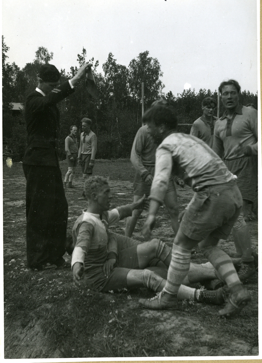 Rugbymatch på Vitsgarns idrottsplats, Hårsfjärdens depå.