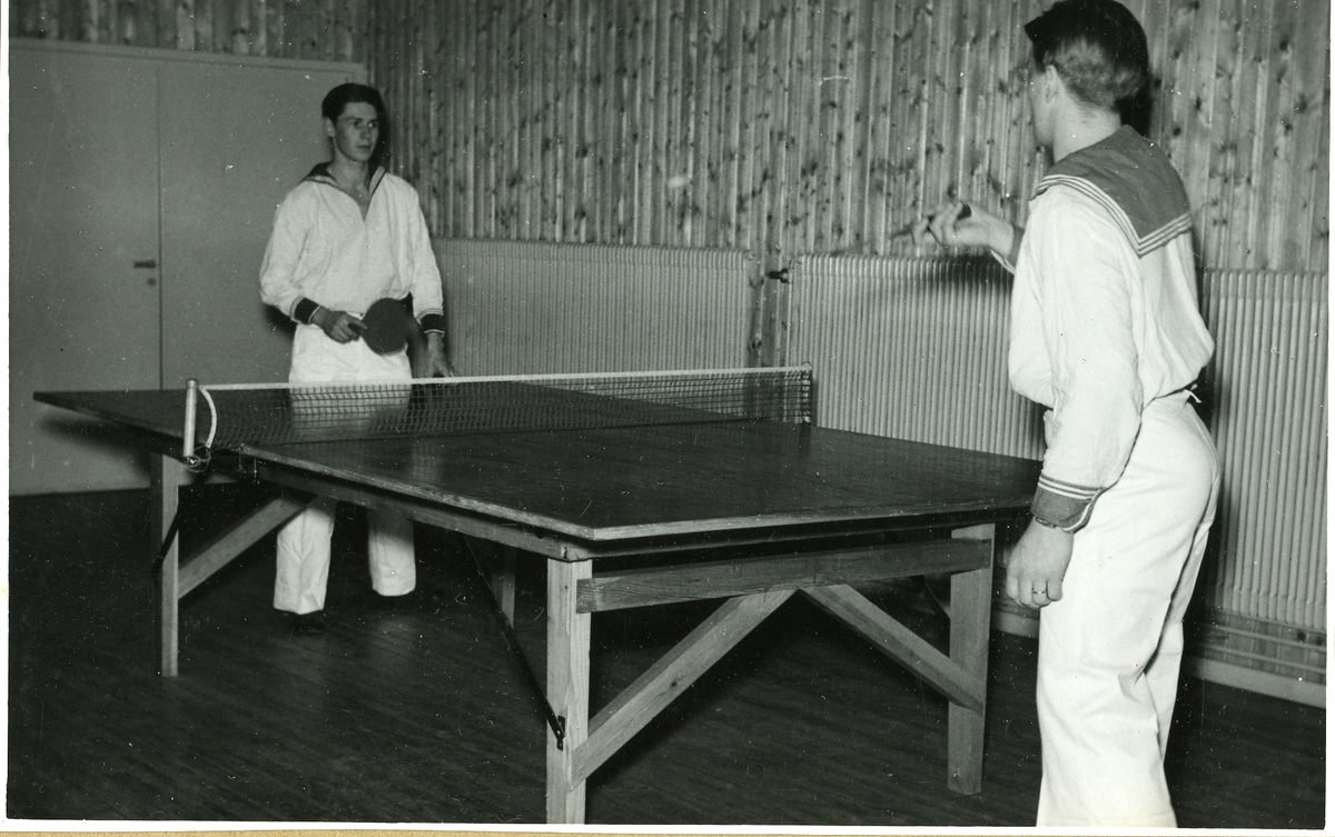 Bordtennis i hallen vid Hårsfjärdens depå.