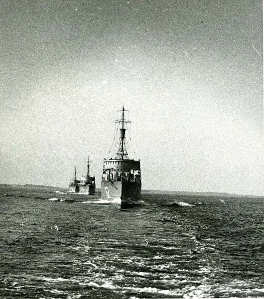 Minsvepare under gång. Närmast Örskär.