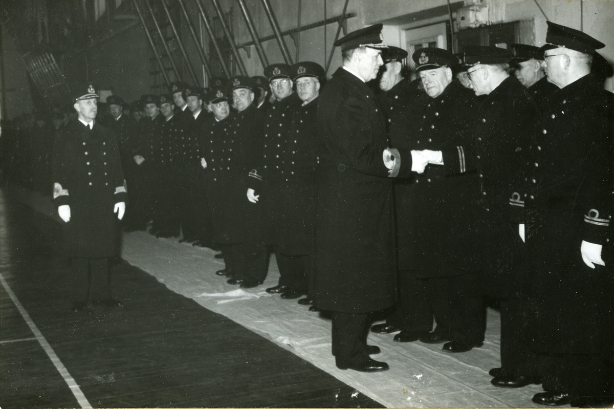 Amiral Tamm, som avgår från sin post som marinchef den 1 april, tog på torsdagsmorgonen avsked av officerskåren vid Stockholms Örlogsstation vid en enkel ceremoni i exercishuset.