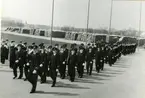 Kungl. Sjökrigsskolans besök på Sjöhistoriska museet i maj 1944. Uppmarsch utanför entrén.