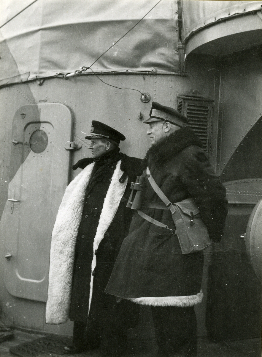 Amiral Y. Ekstrand och general H. Engblom ombord.