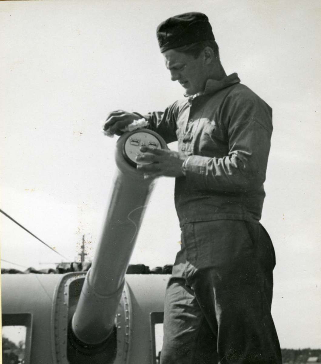 Rengöring på jagaren.