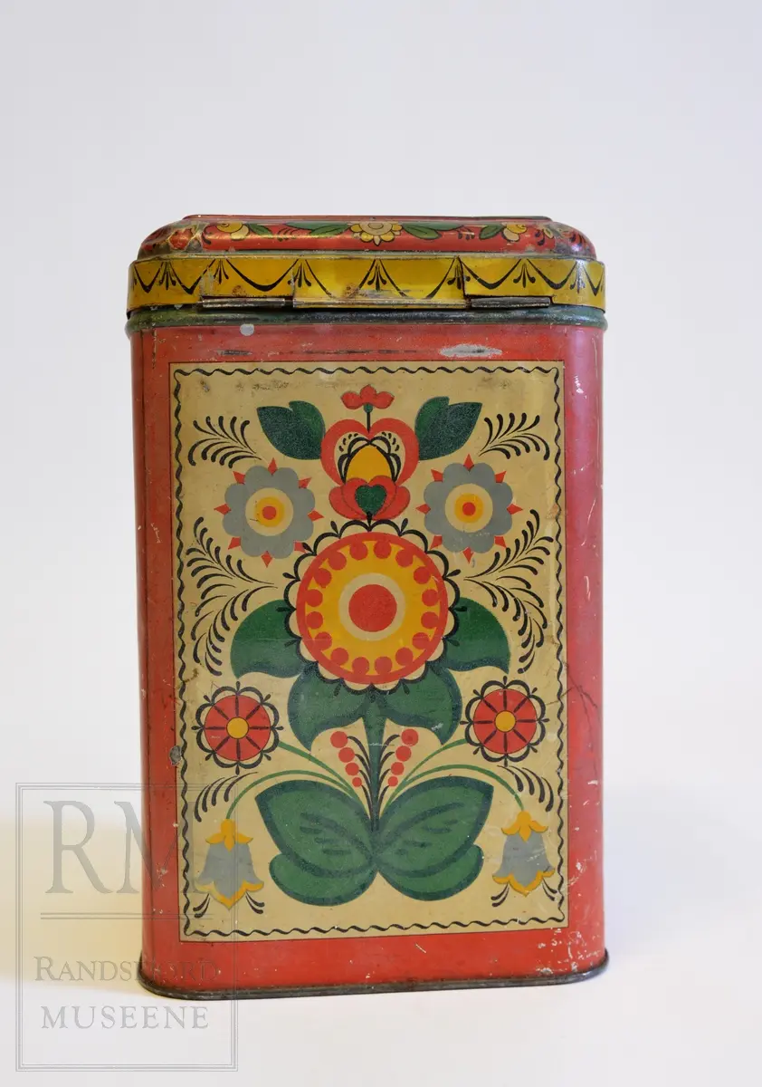 Spann: skiløper, travløp, fly
Freia-bokser: "etniske" mønstre; roser/blomster; bunadsbroderi
Kasse: portrett; ung kvinne med prikkete tørkle