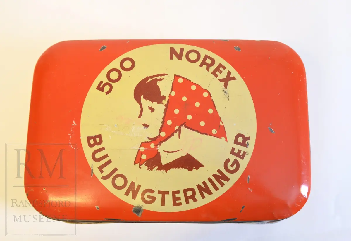 Spann: skiløper, travløp, fly
Freia-bokser: "etniske" mønstre; roser/blomster; bunadsbroderi
Kasse: portrett; ung kvinne med prikkete tørkle