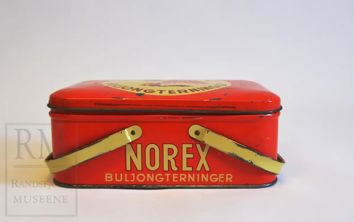 Spann: skiløper, travløp, fly
Freia-bokser: "etniske" mønstre; roser/blomster; bunadsbroderi
Kasse: portrett; ung kvinne med prikkete tørkle