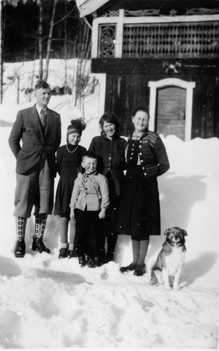 Frå v. Svein Langehaug, Dagfrid Langehaug, Sigurd Langehaug, Arnbjørg Sato Langehaug og Ambjør Golberg Bakken.