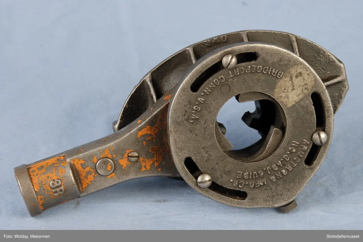 Betegnelse: Stillbart gjengeskjæringshode med skralde i begge retninger
