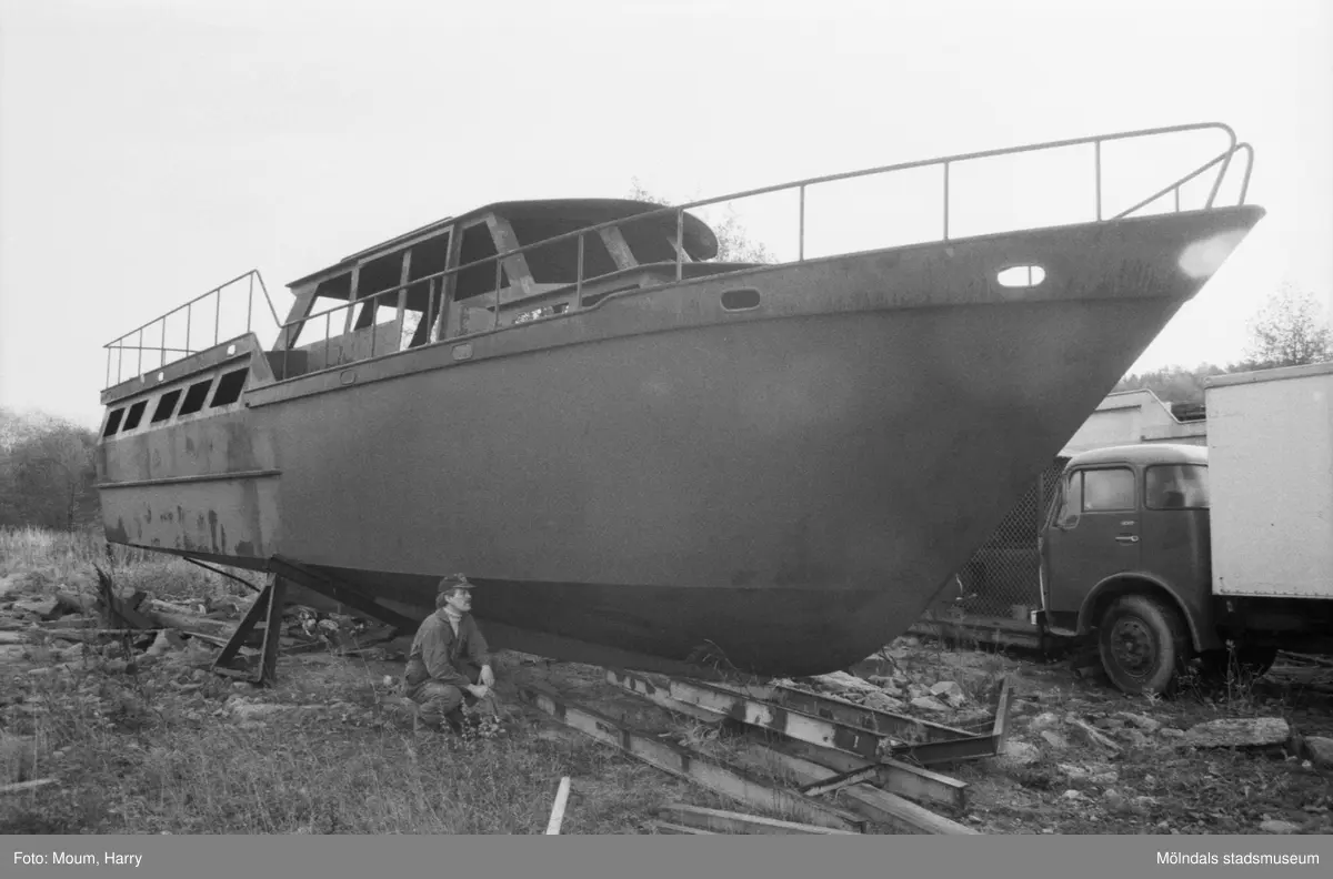 Stålmarin AB, båtvarv i Lindome, år 1984.

För mer information om bilden se under tilläggsinformation.