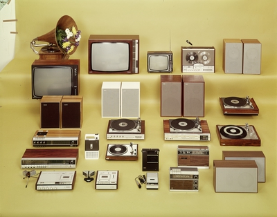 audiovisuelt utstyr, brunevarer, platespillere, høyttalere, fjernsynsapparater, radioer, kassettspillere, båndspiller