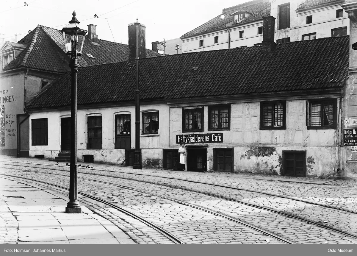 bygård, Heftyekjelleren, restaurant, gatebelysning, gatelegeme, brostein